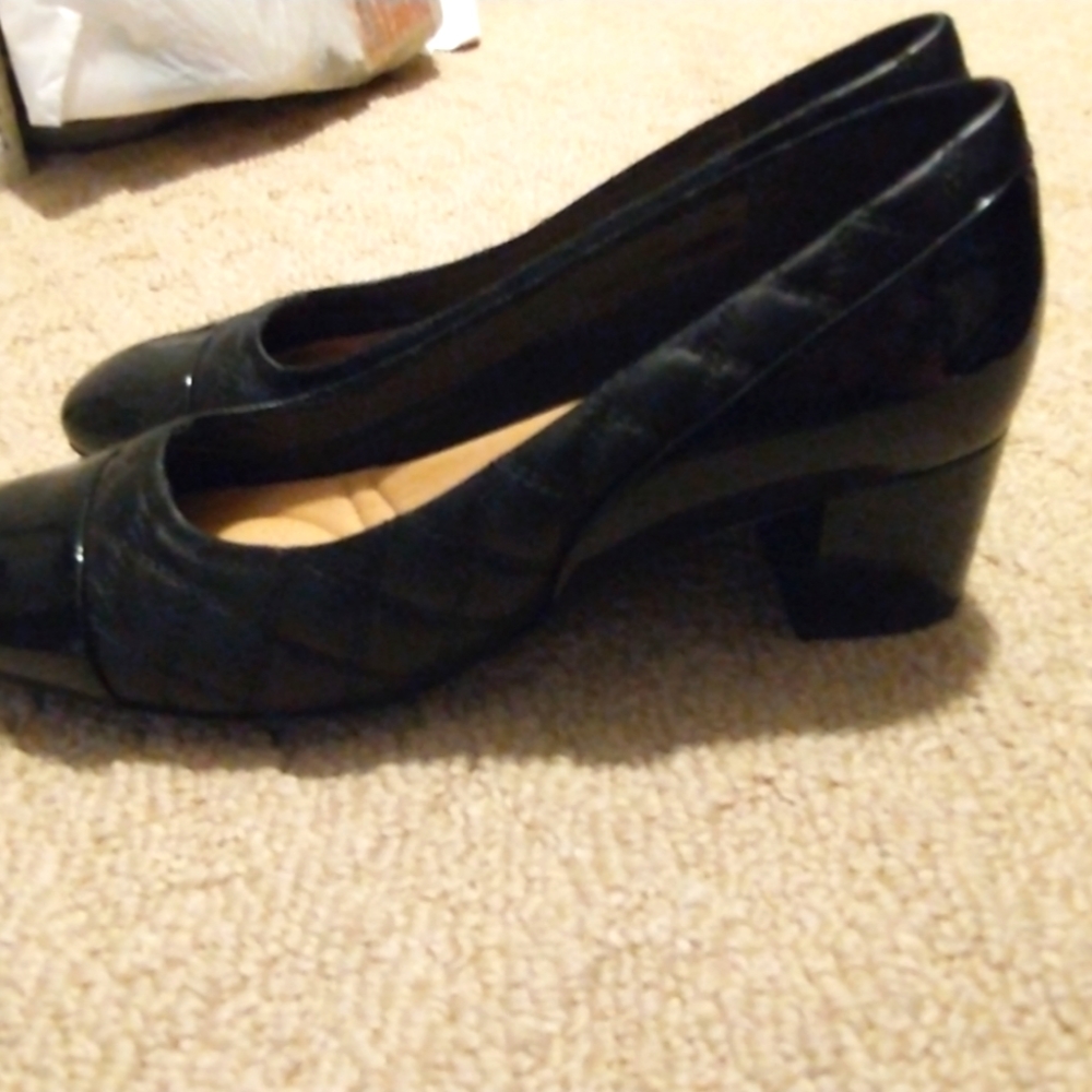Size 7.5 Clarks Leather Heels